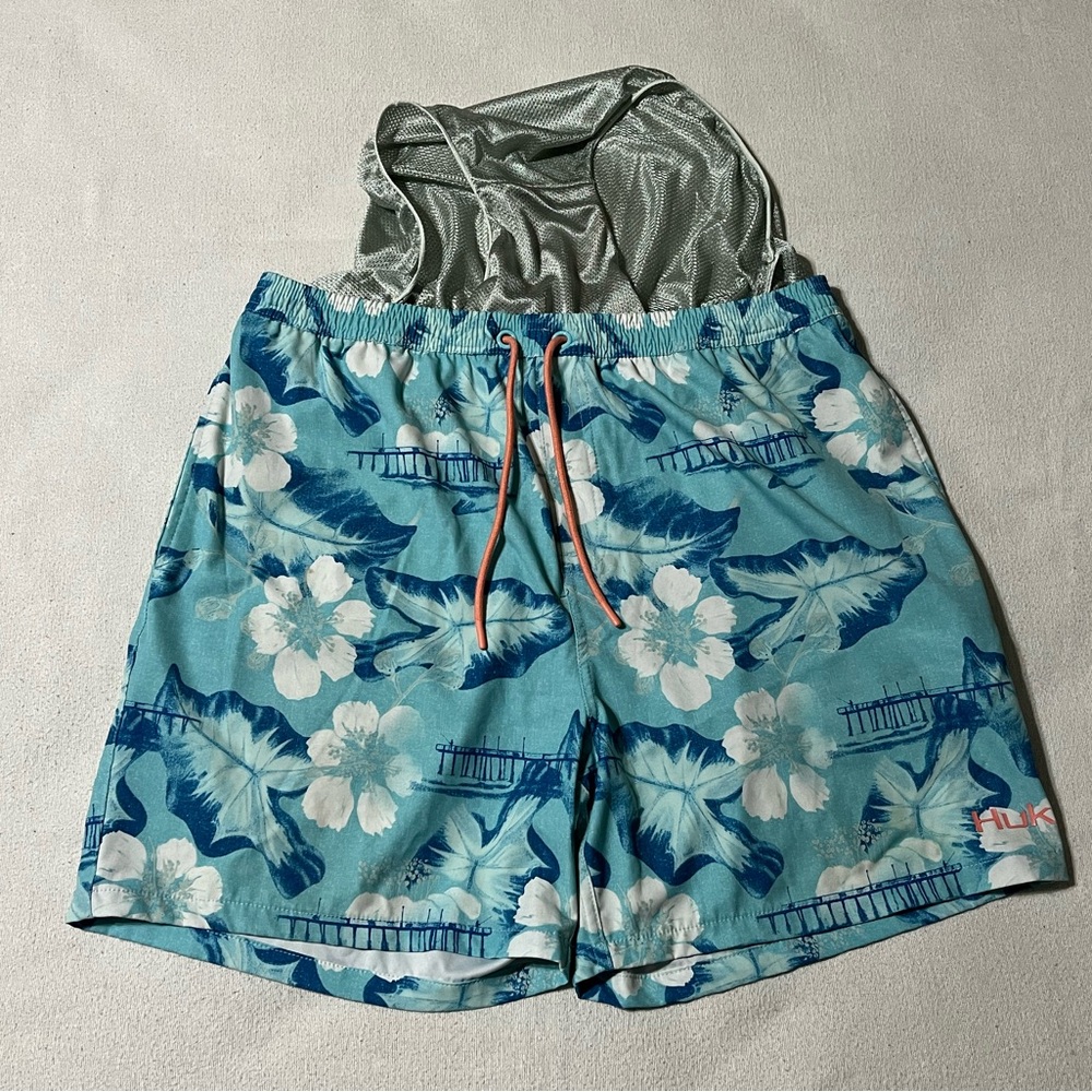 Huk Mens XL Pursuit Volley Floral Shorts Fishing‎ Swim Trunks 5" Inseam